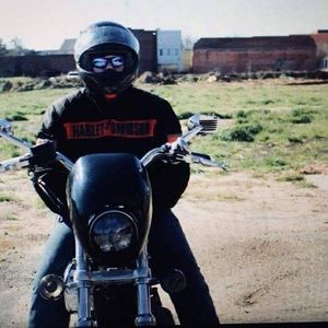 Meet your Posher, Levi